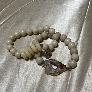 Kinsley Armelle Cream Beaded Bracelet with Agate Accent